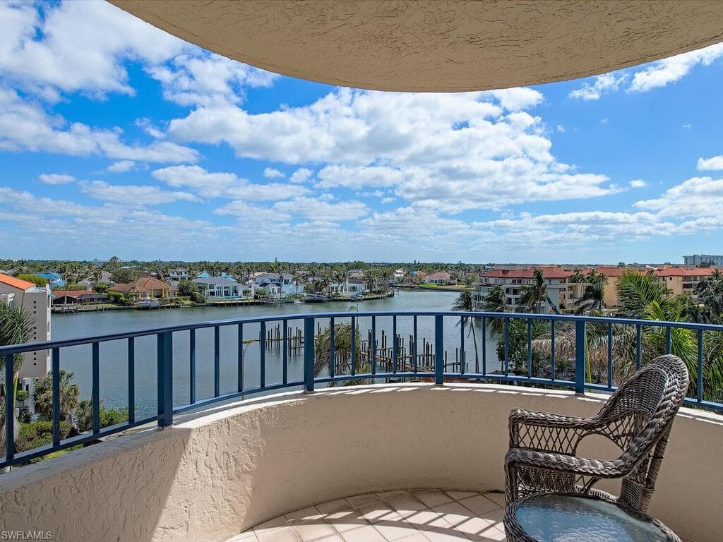 4451 Gulf Shore BLVD N 604 NAPLES, FL 34103