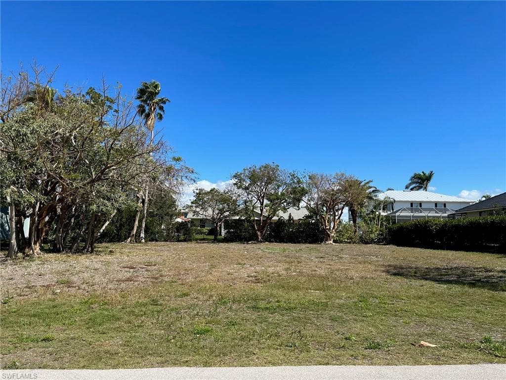 574 Tigertail CT MARCO ISLAND, FL 34145