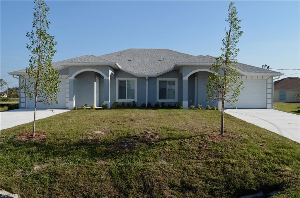 4916 24th ST SW LEHIGH ACRES, FL 33973