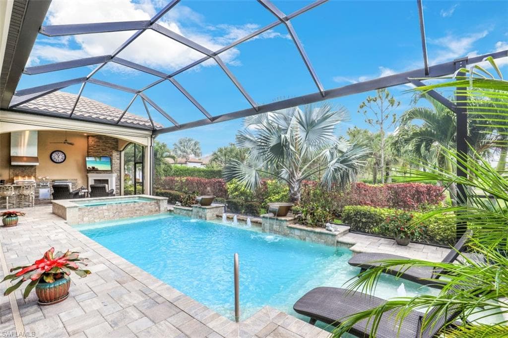 8694 Amour CT NAPLES, FL 34119