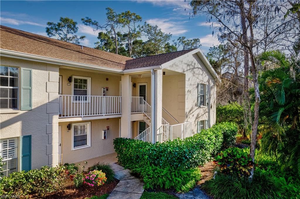 1708 Kings Lake BLVD 206 NAPLES, FL 34112
