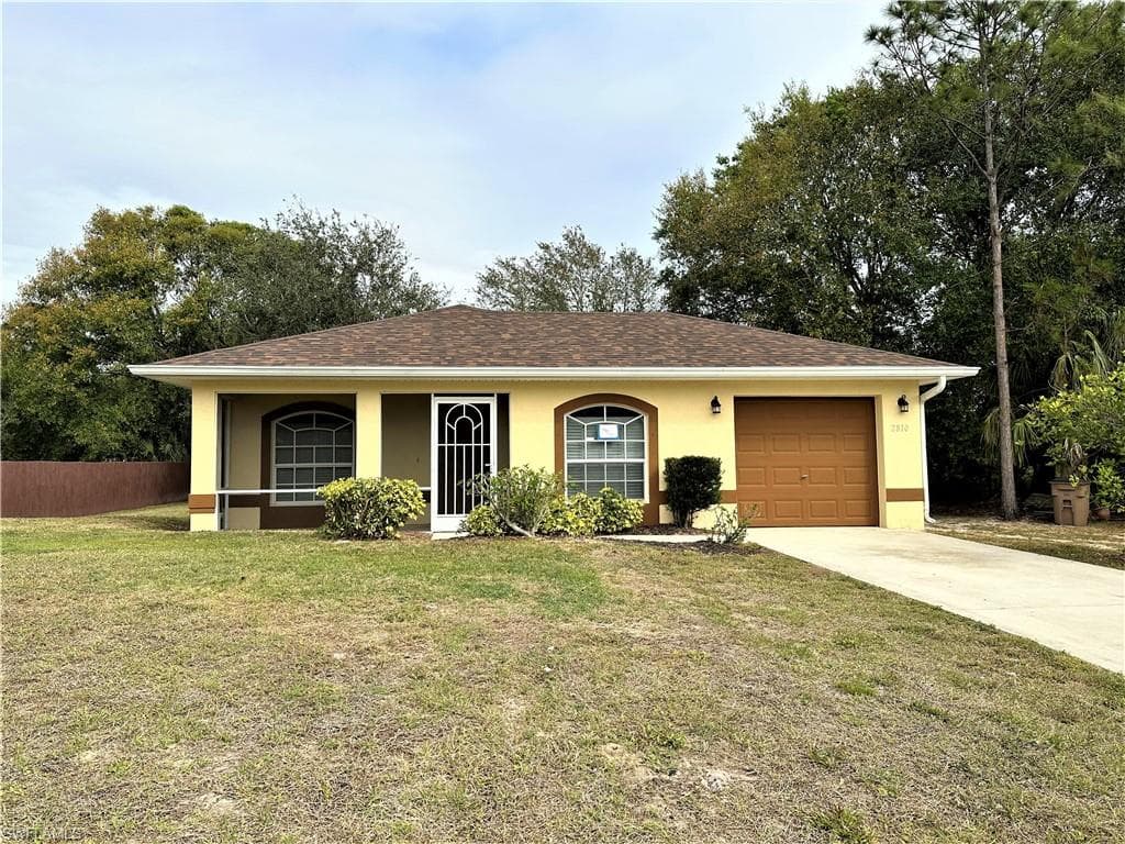 2810 50th ST W LEHIGH ACRES, FL 33971