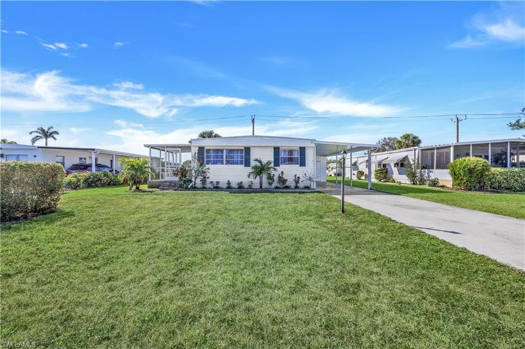 21 Le Mans DR N NAPLES, FL 34112