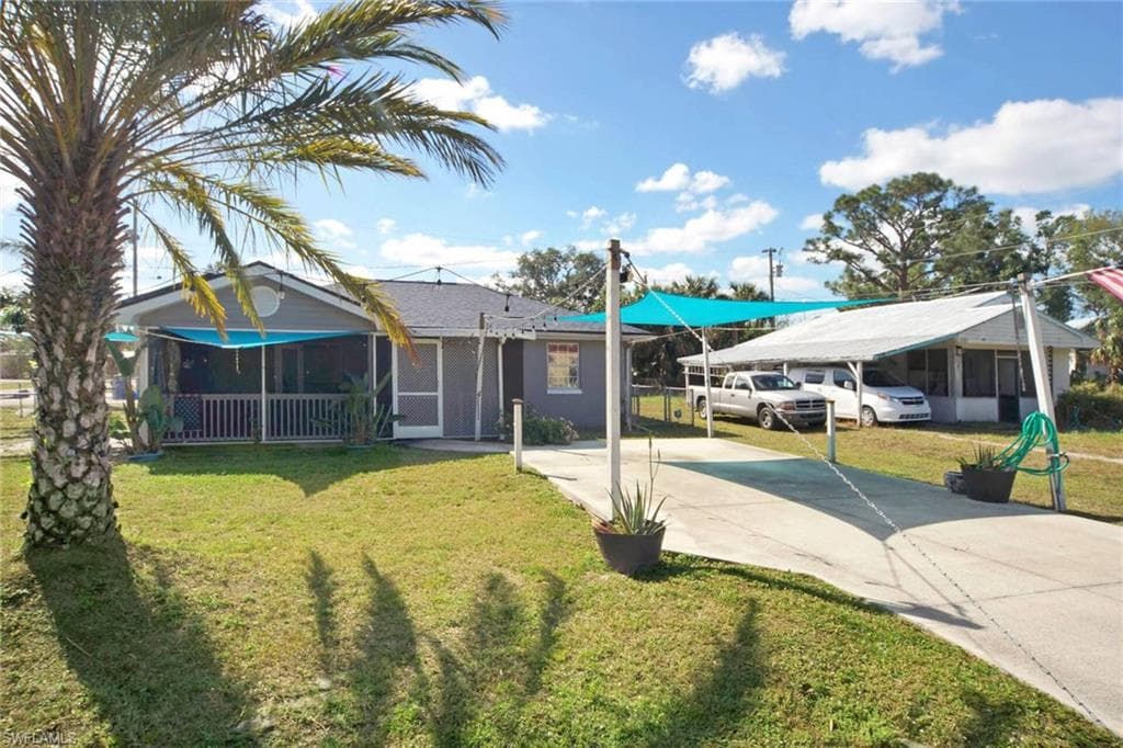 272 Hubbard AVE NORTH FORT MYERS, FL 33917