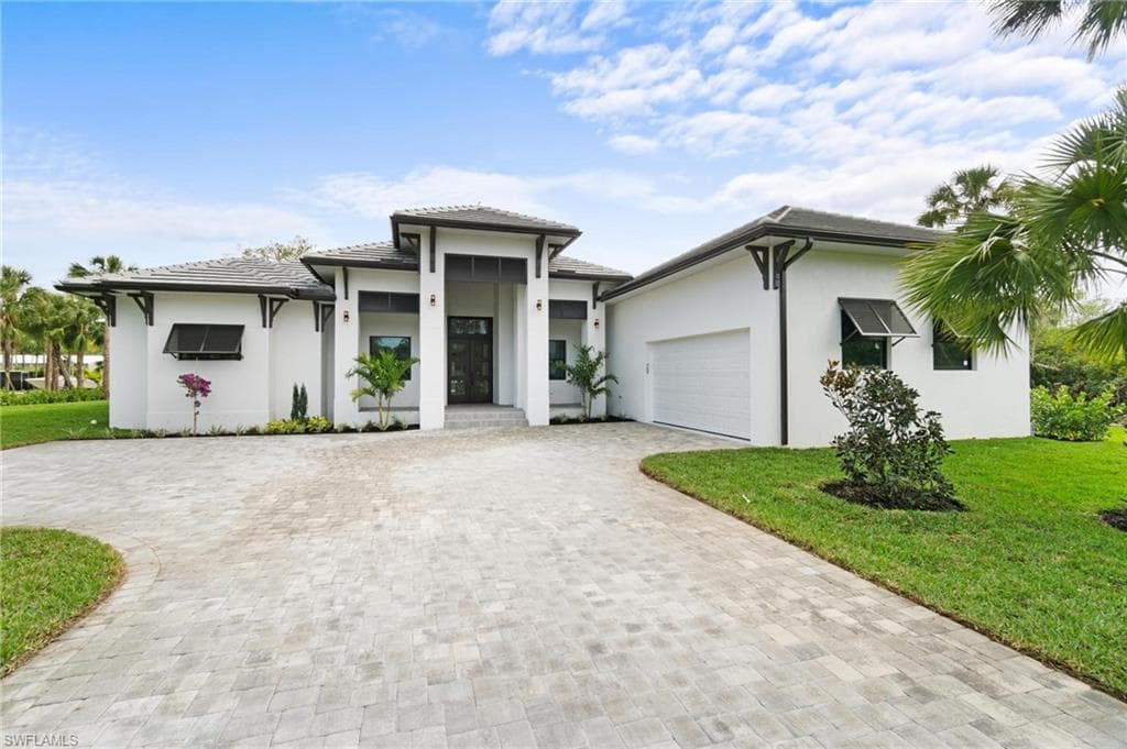690 17th ST NW NAPLES, FL 34120
