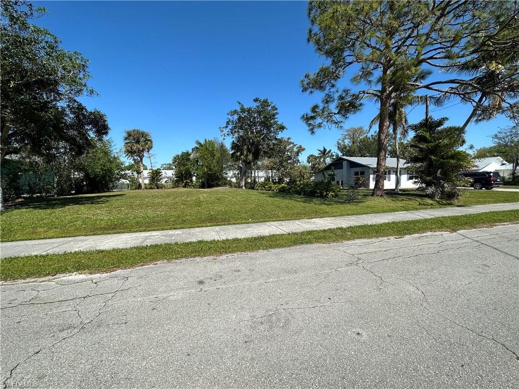 Cottage Grove Ave NAPLES, FL 34112
