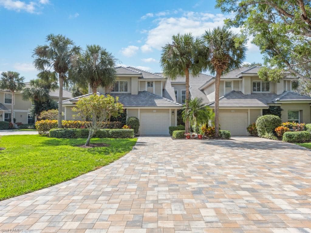 3261 Crossings CT 201 BONITA SPRINGS, FL 34134