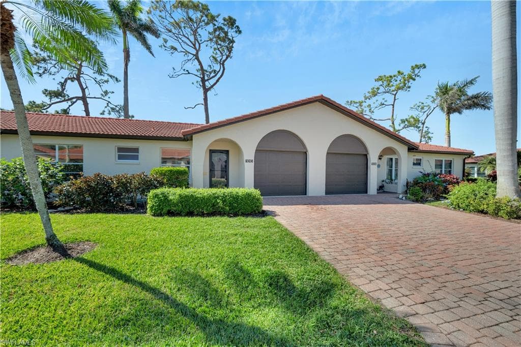 1010 Forest Lakes DR 16-C NAPLES, FL 34105