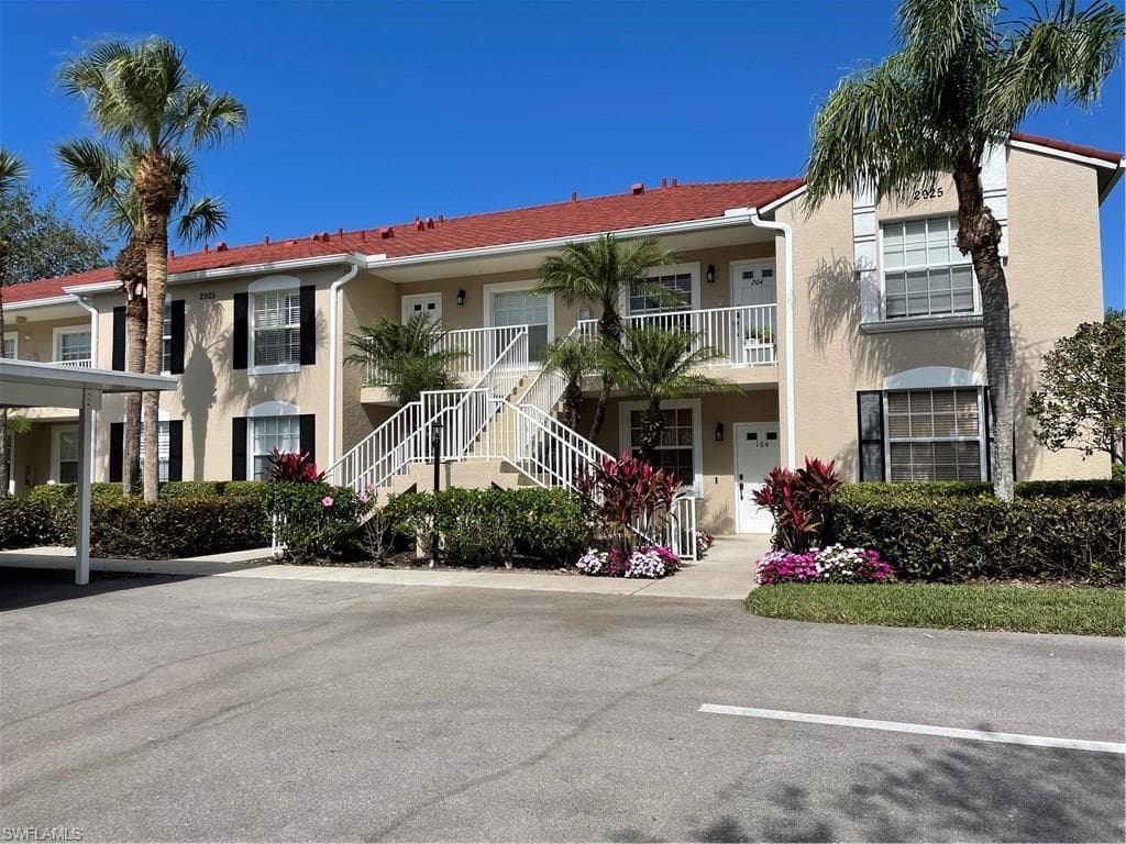 2925 Cypress Trace CIR 203 NAPLES, FL 34119