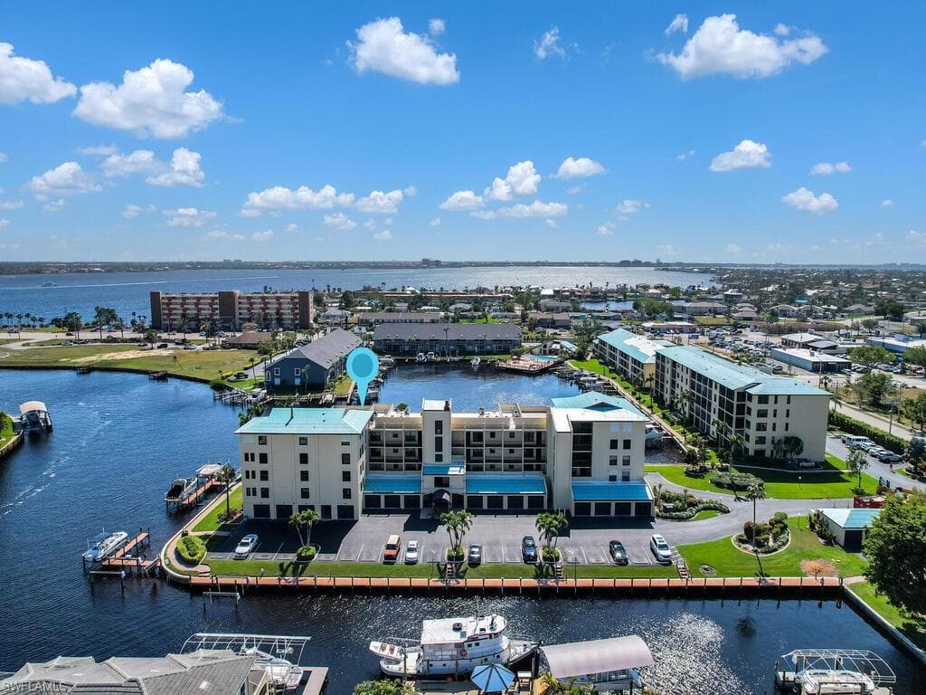 4647 SE 17th PL 305 CAPE CORAL, FL 33904
