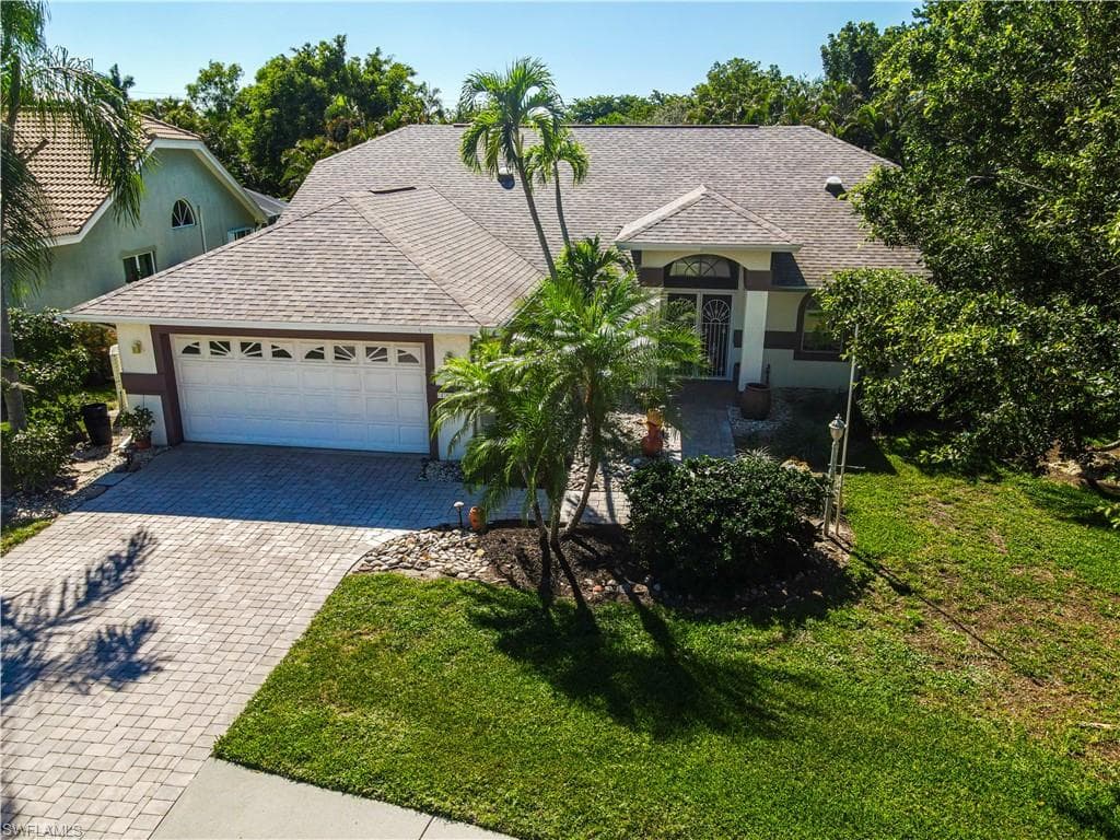 1911 Crown Pointe BLVD E NAPLES, FL 34112