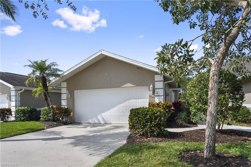 2069 Crown Pointe BLVD W NAPLES, FL 34112
