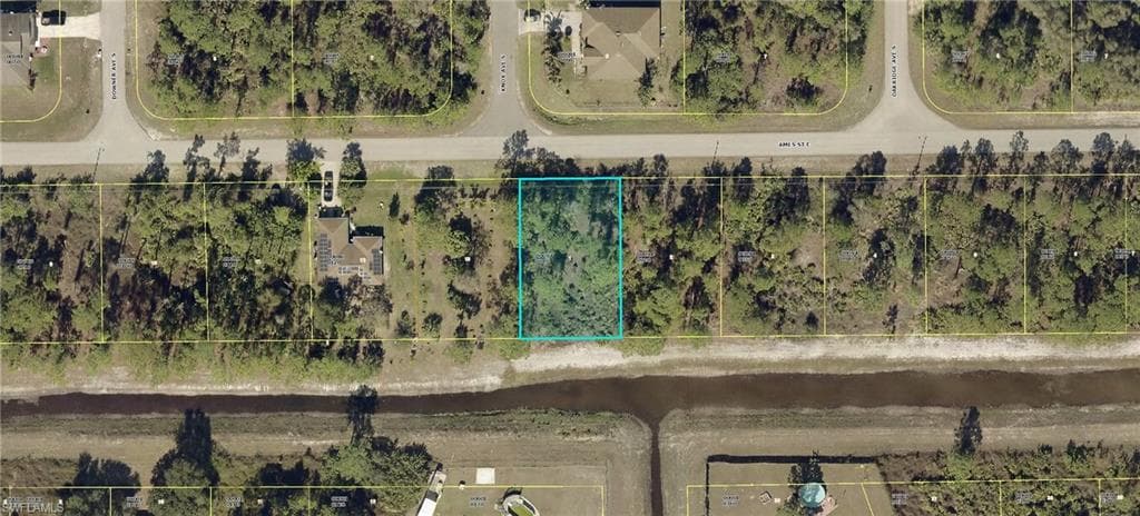 530 Ames ST E LEHIGH ACRES, FL 33974