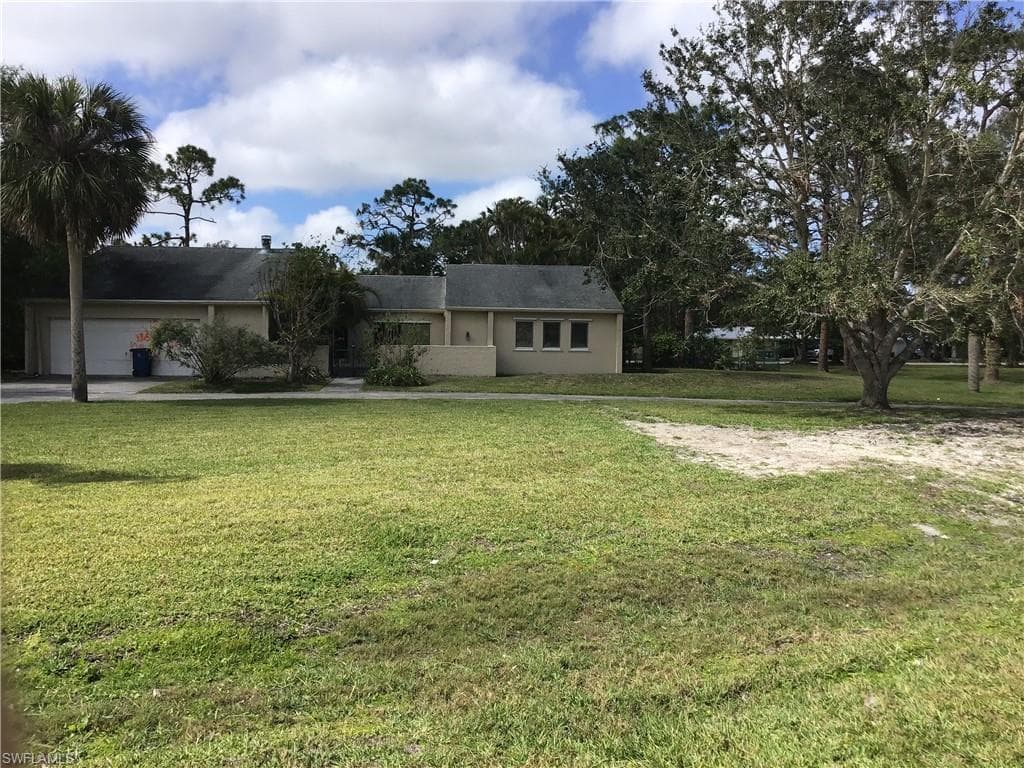7256 Lake DR FORT MYERS, FL 33908