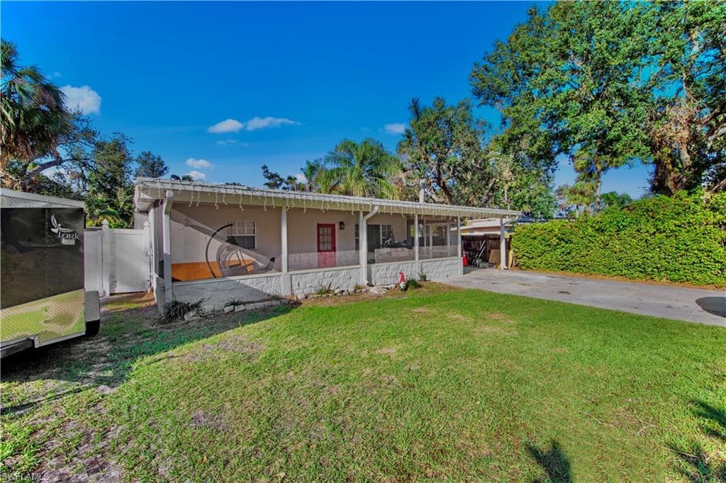 217 Avacado CT FORT MYERS, FL 33905
