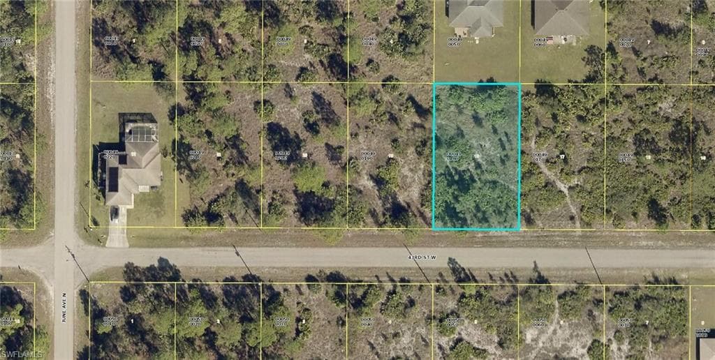 2812 43rd ST W LEHIGH ACRES, FL 33971
