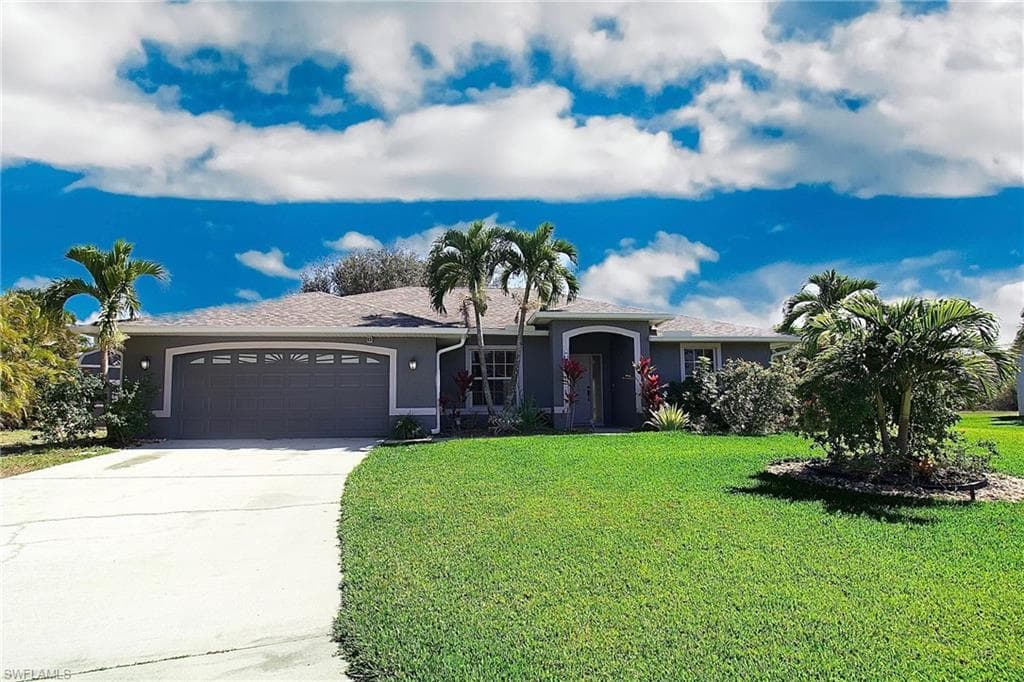 411 Candlewick CIR E LEHIGH ACRES, FL 33936