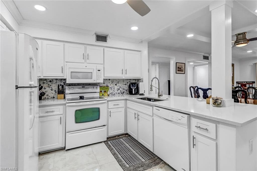 1025 Foxfire LN 208 NAPLES, FL 34104