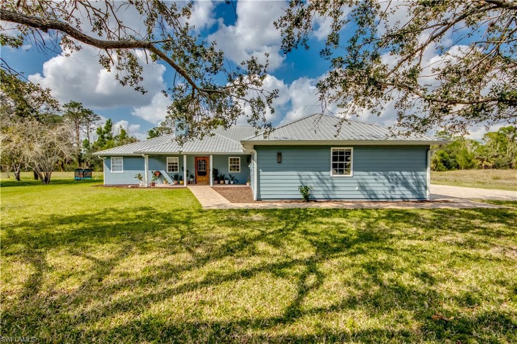 18301 Hunters Glen RD NORTH FORT MYERS, FL 33917