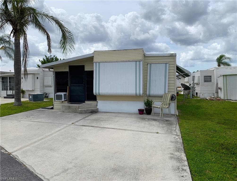 21 Garnet DR NAPLES, FL 34114