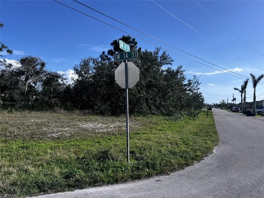 1403 SW 19th PL CAPE CORAL, FL 33991