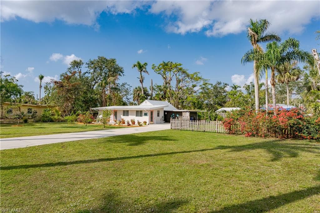 5912 Tropical DR FORT MYERS, FL 33919