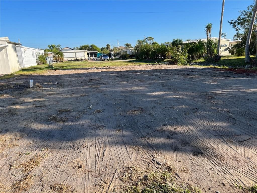 5513 Miles Standish LN NORTH FORT MYERS, FL 33917