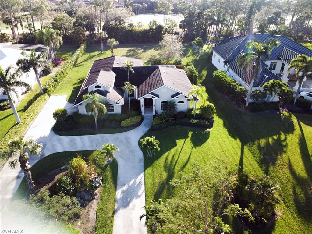 9090 The Lane NAPLES, FL 34109