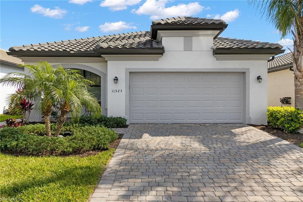 11523 Golden Oak TER FORT MYERS, FL 33913