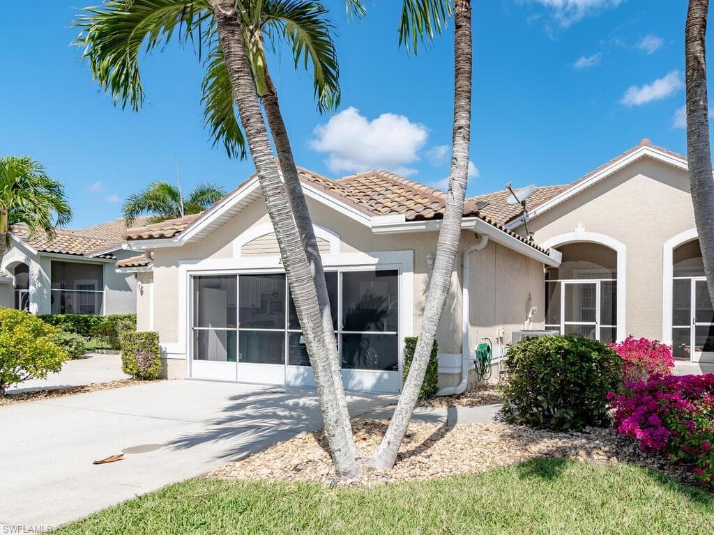 281 Stella Maris DR S NAPLES, FL 34114