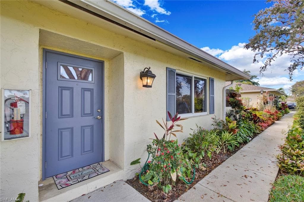 58 Glades BLVD 1393 NAPLES, FL 34112