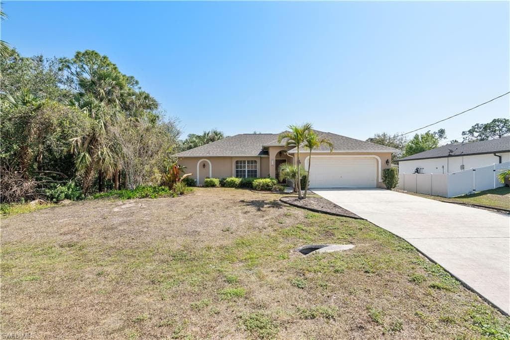 6116 Laurelwood DR FORT MYERS, FL 33905