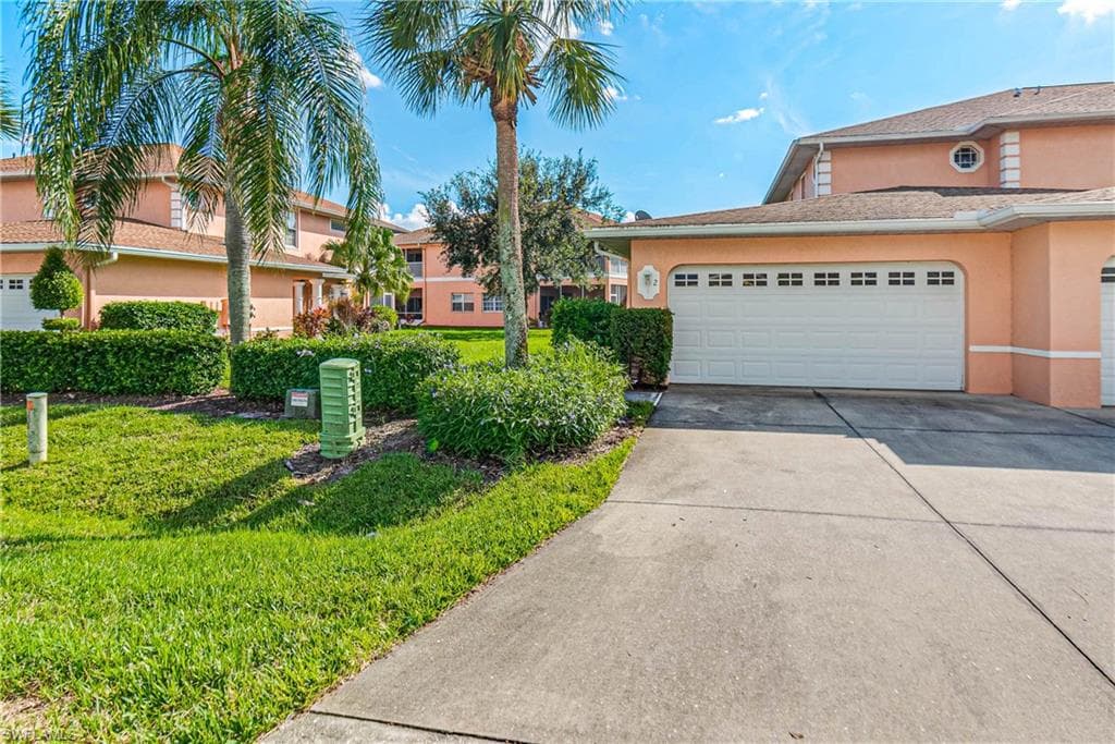 19942 Lake Vista CIR N 13D LEHIGH ACRES, FL 33936