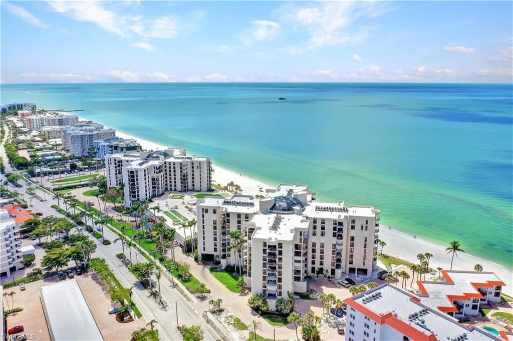 3215 Gulf Shore BLVD N PH-6N NAPLES, FL 34103