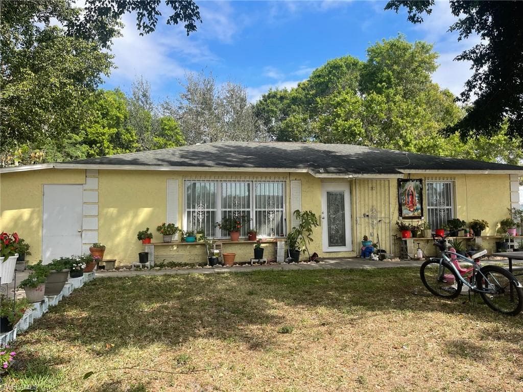208 Washington AVE IMMOKALEE, FL 34142