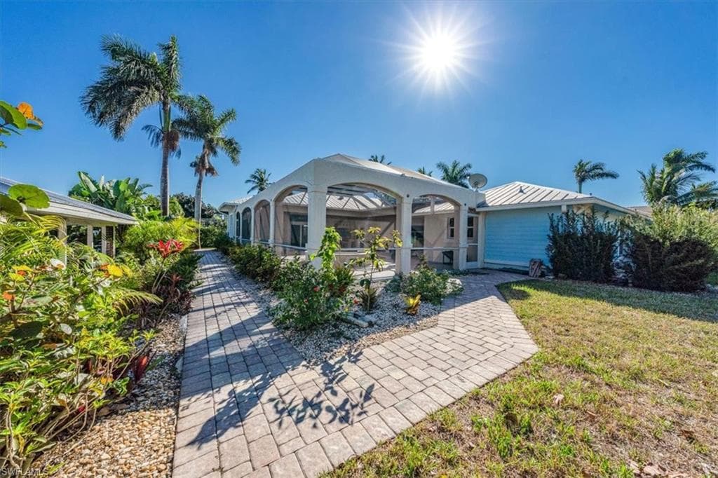 27161 Driftwood DR BONITA SPRINGS, FL 34135