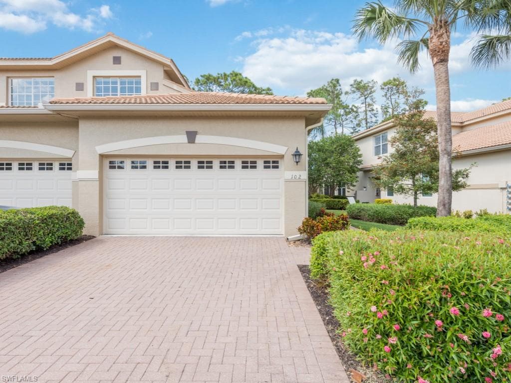3983 Bishopwood CT W 102 NAPLES, FL 34114