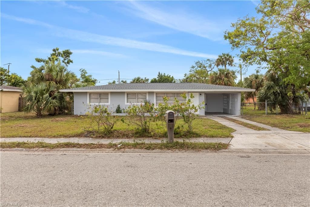3036 Market ST FORT MYERS, FL 33916
