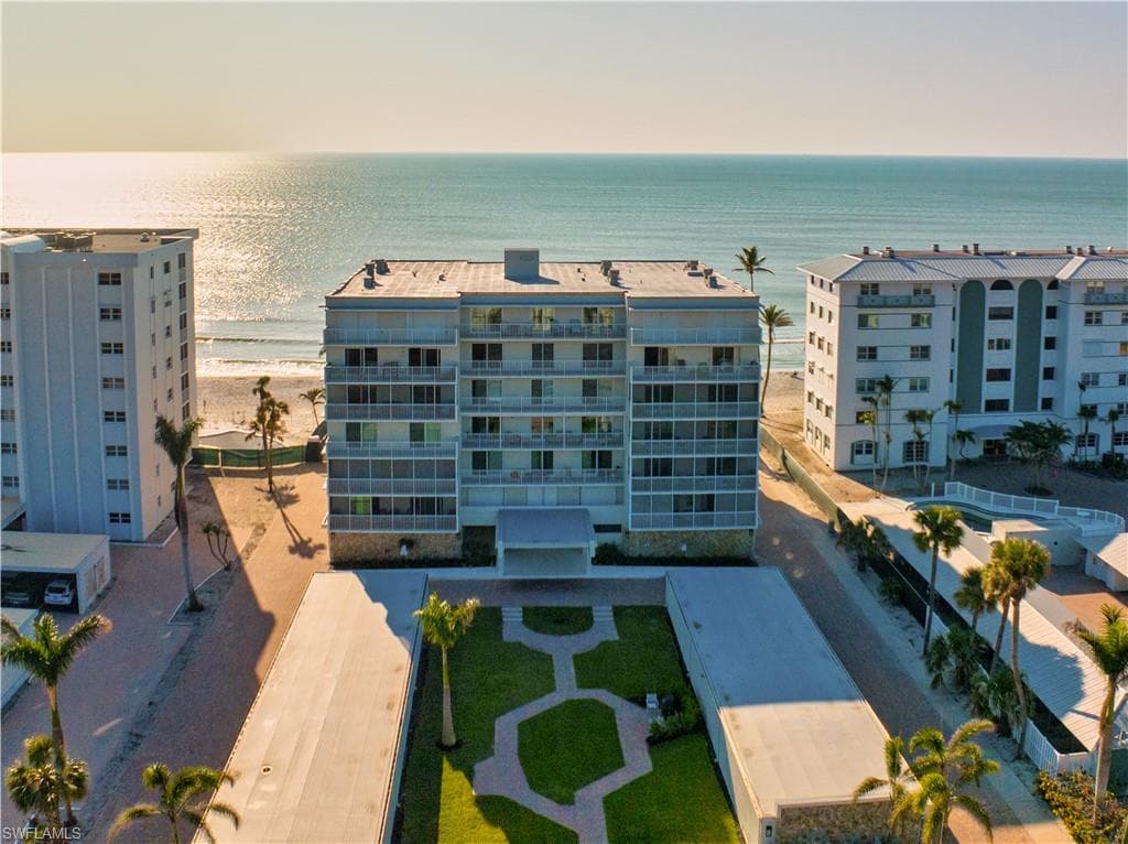 1977 Gulf Shore BLVD N 505 NAPLES, FL 34102