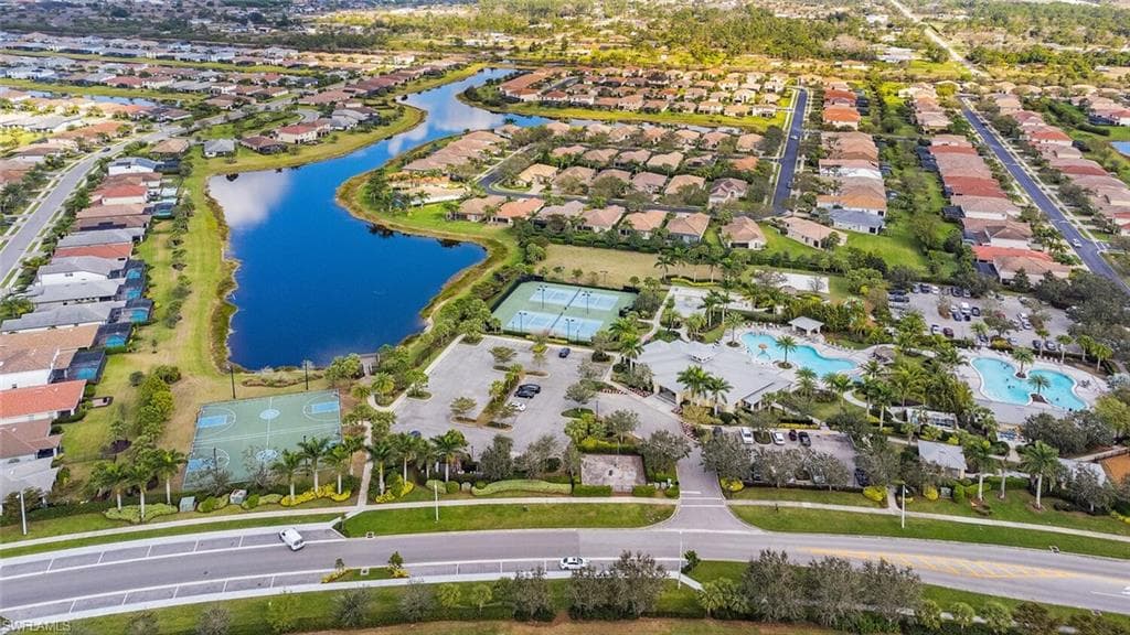 2035 WELLINGTON ST NAPLES, FL 34120