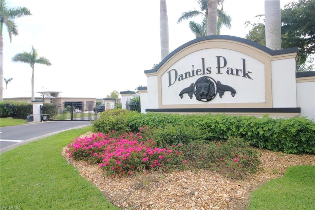 14126 Danpark LOOP FORT MYERS, FL 33912