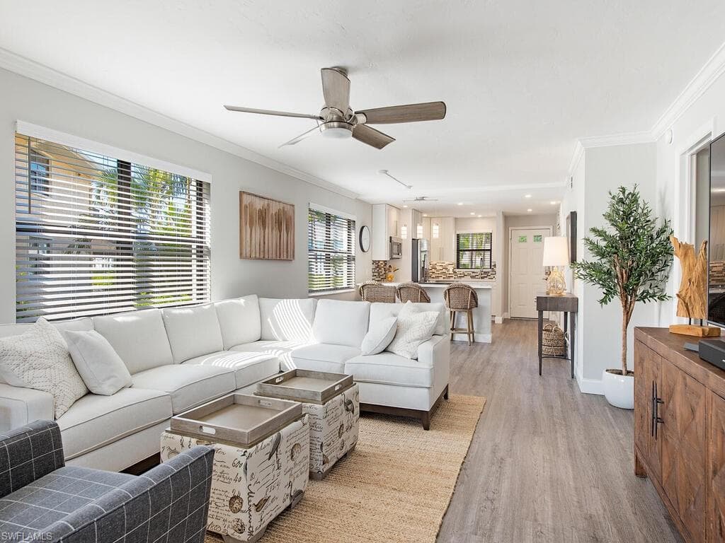 1100 9th ST S E103 NAPLES, FL 34102