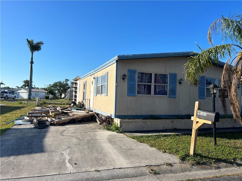 11141 Ballweg LN FORT MYERS, FL 33908