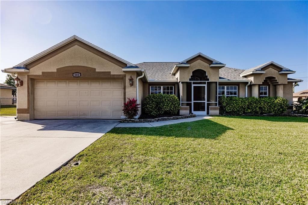 604 SE 31st TER CAPE CORAL, FL 33904