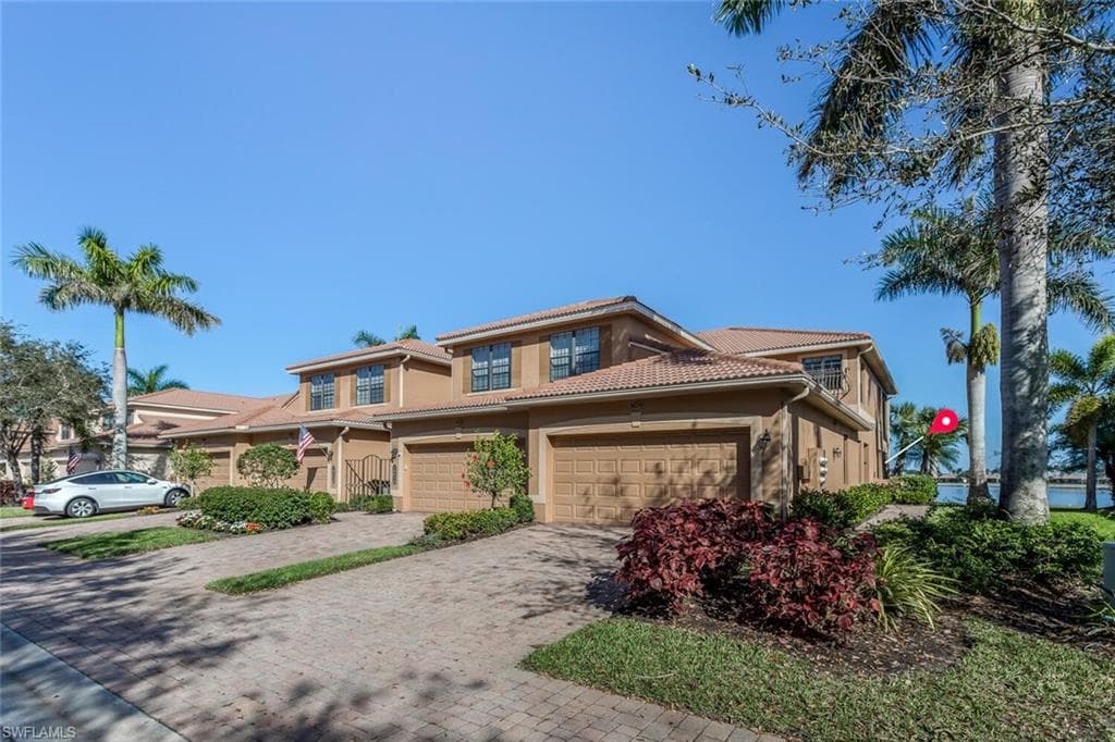 10618 Smokehouse Bay DR 102 NAPLES, FL 34120