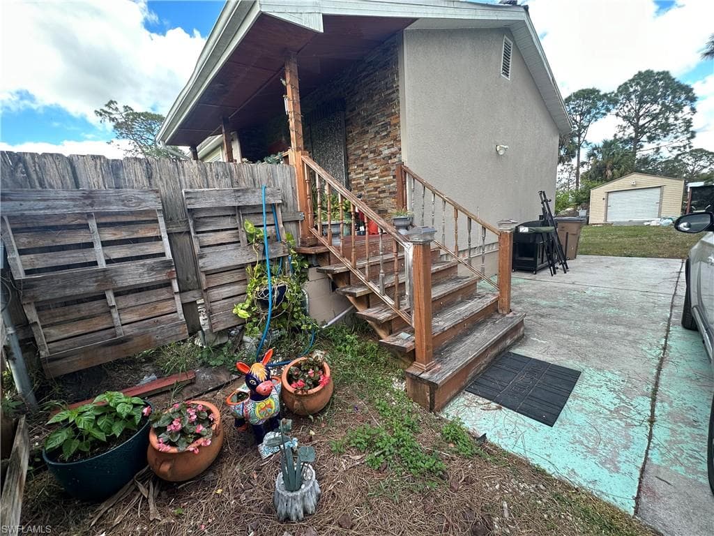 4704 4th ST W LEHIGH ACRES, FL 33971