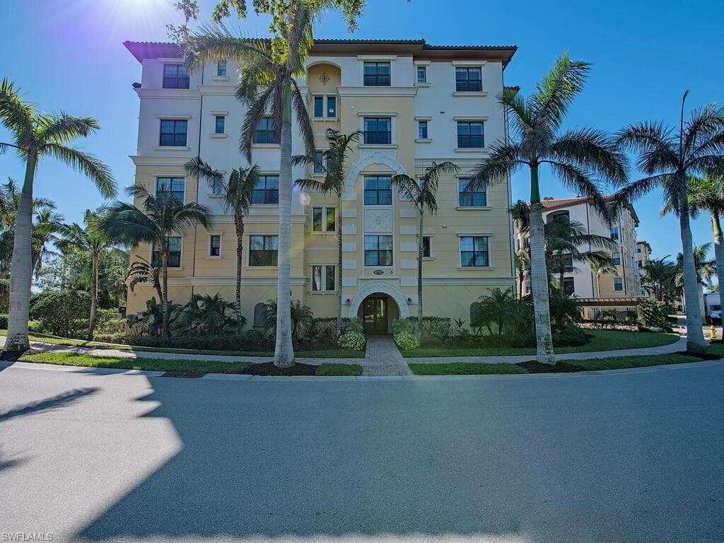 4701 Via Del Corso LN 401 BONITA SPRINGS, FL 34134