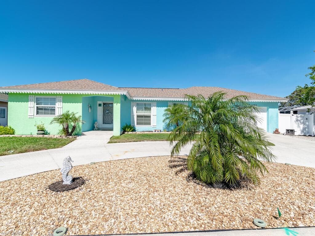 1170 Martinique CT MARCO ISLAND, FL 34145