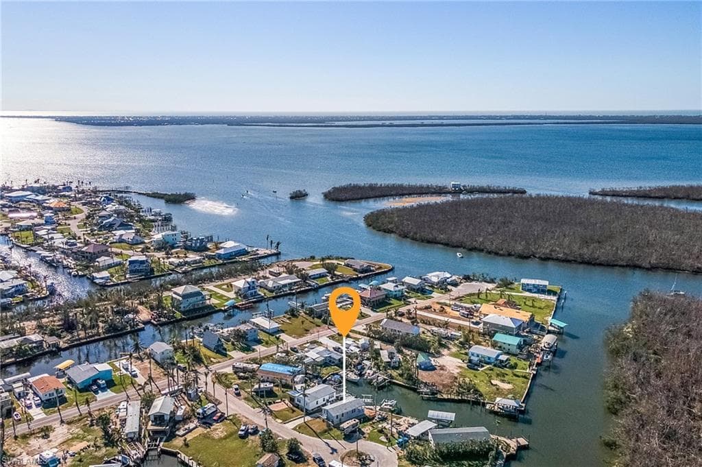 3939 George Sawyer LN ST. JAMES CITY, FL 33956