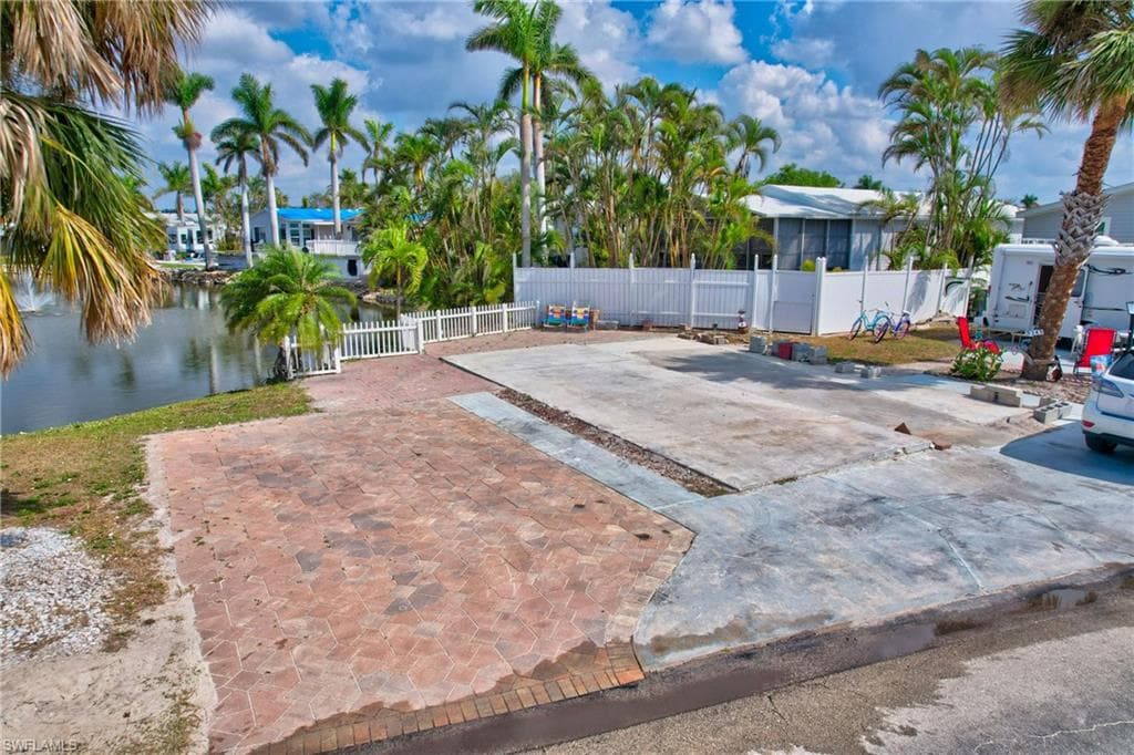 5241 WHITE SKY CIR FORT MYERS, FL 33908